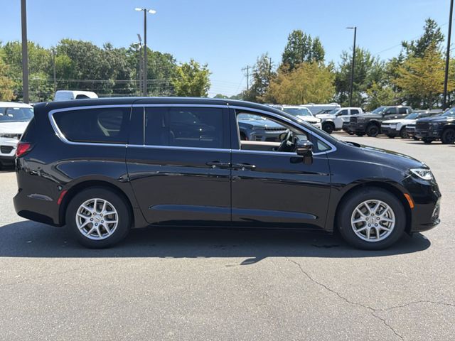Used 2024 Black Chrysler Touring L image 14