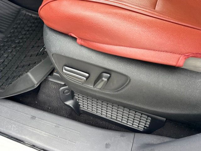 Used 2023 Toyota Sienna Van