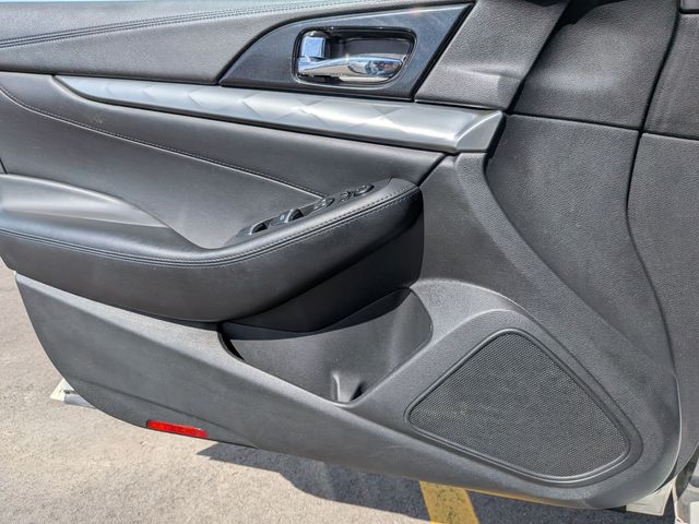 2017 Nissan Maxima - Image 14
