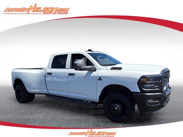 Bright White Clearcoat 2025 RAM 3500 Pickup Truck Four-Wheel Drive 8-Speed Automatic