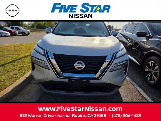 Used 2021 Silver Nissan SV image 2