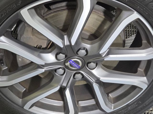 2017 Volvo XC60 T6 Dynamic photo 9