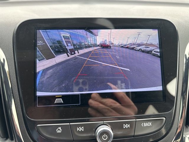 Used 2024 White Chevrolet Premier image 33