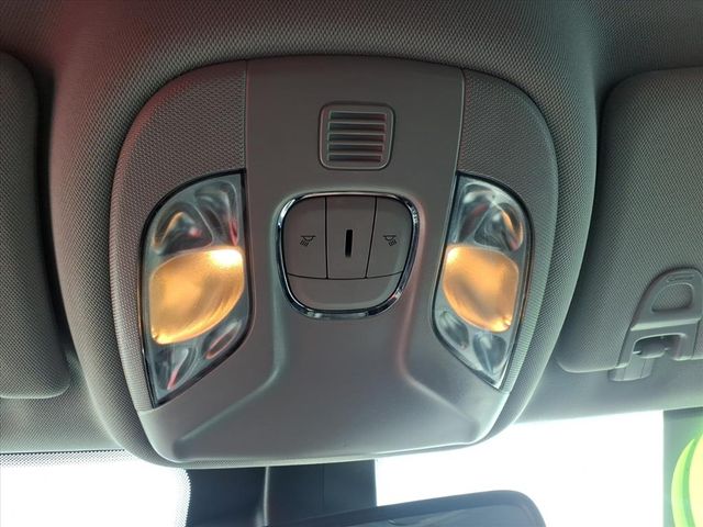 Used 2022 Silver Jeep Limited image 25