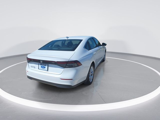 Used 2025 Platinum White Pearl Honda LX image 7