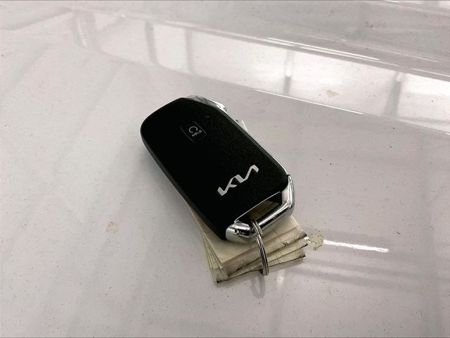 2022 Kia Telluride EX White at South Hills Kia