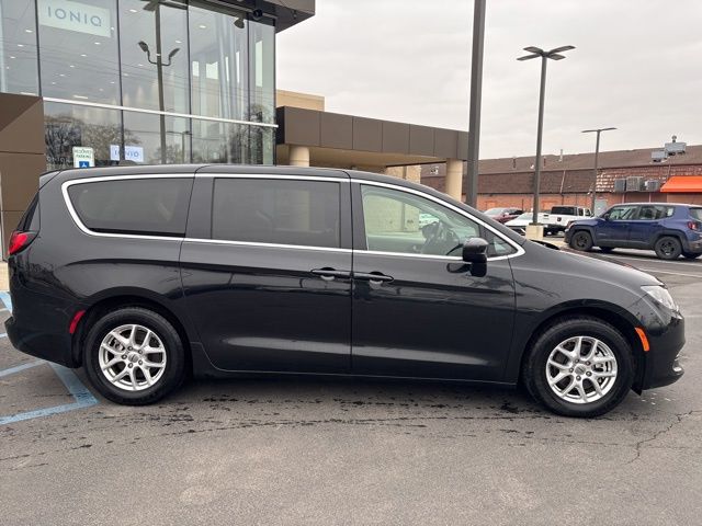 Used 2023 Black Chrysler LX image 14