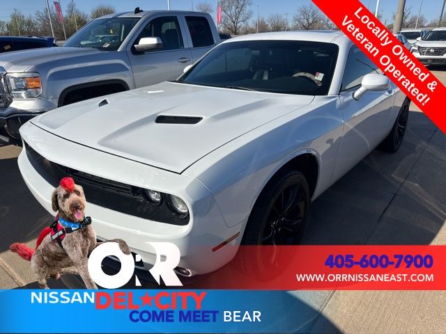 2016 Dodge Challenger SXT RWD