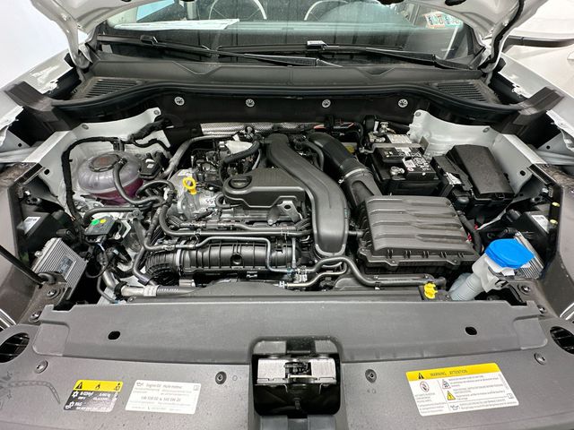 2026 Volkswagen Taos 1.5T SE White at Sutliff Volkswagen