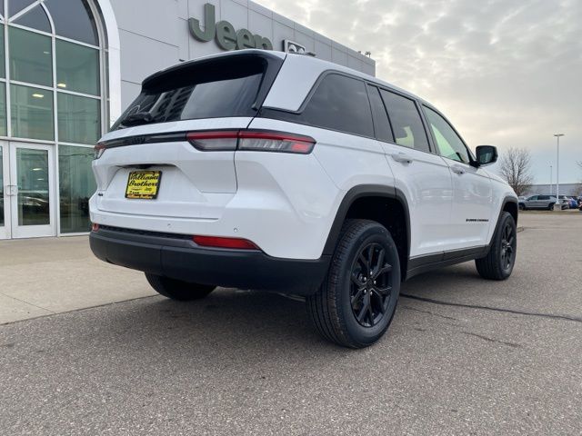 2026 Jeep Grand Cherokee Laredo - Bright White Clearcoat exterior view 5