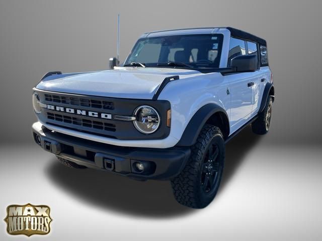 2024 Ford Bronco Black Diamond 3