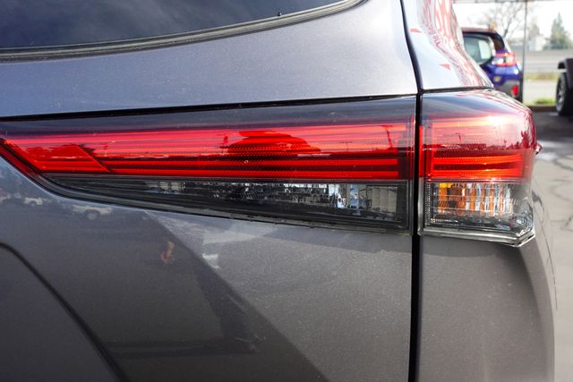 used 2022 Toyota Highlander car, priced at $33,000