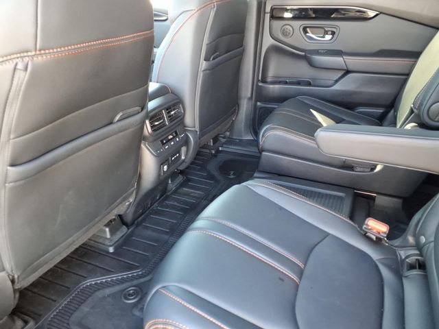 Used 2025 Honda Pilot SUV