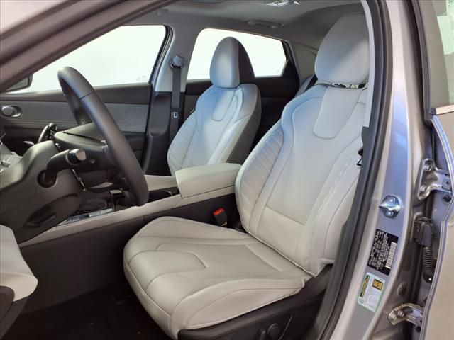 2025 Hyundai Elantra Limited photo