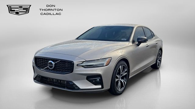 2023 Volvo S60 B5 Core Dark Theme AWD