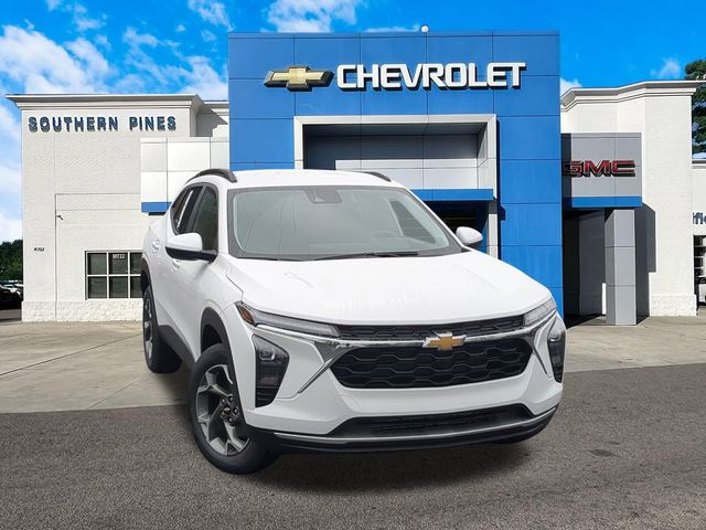 Summit White 2026 Chevrolet Trax SUV / Crossover Front-Wheel Drive 6-Speed Automatic