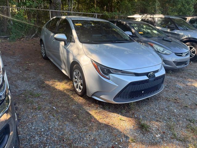 Used 2022 Silver Toyota LE image 5