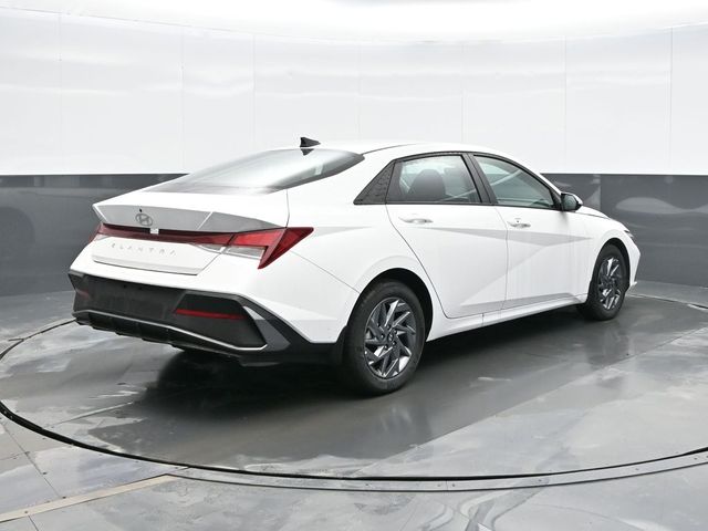 2024 Hyundai Elantra SEL 7