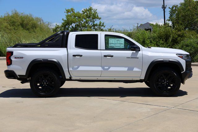 2025 Chevrolet Colorado Trail Boss - 3
