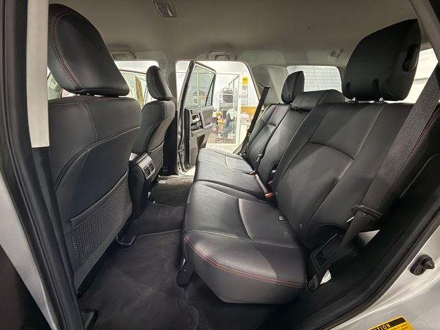 2024 Toyota 4Runner TRD Off-Road Premium - 10