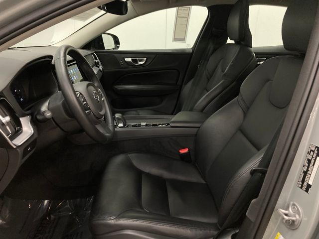 2024 Volvo S60 B5 Core Dark Theme