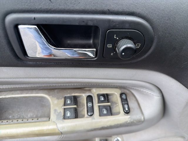 Used 2002 Blue Volkswagen GLS image 11