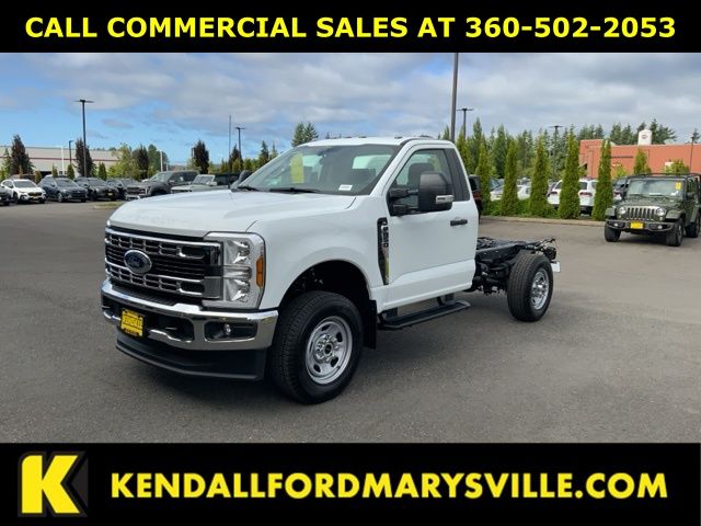 New 2025 Ford F-350SD XL 4WD 2D Standard Cab/Chassis