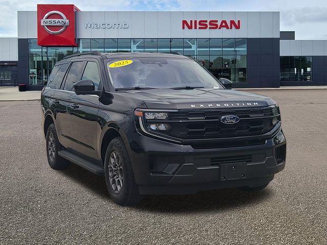 Black Metallic 2025 Ford Expedition Active 4WD SUV / Crossover Four-Wheel Drive Automatic