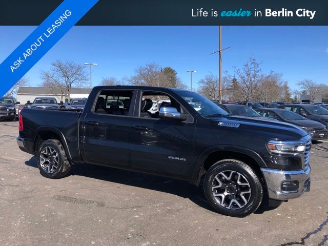 2025 RAM 1500 Laramie Crew Cab 4WD