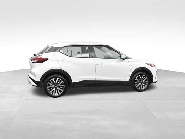 2023 Nissan Kicks SV 3