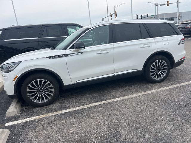 Pristine White Metallic Tri-Coat 2023 Lincoln Aviator Standard AWD SUV / Crossover All-Wheel Drive Automatic