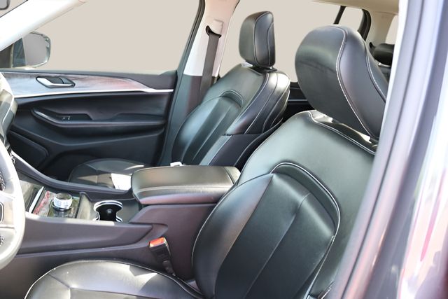 Used Car 2023 Jeep Grand Cherokee  Limited For Sale Under $35,000 In Austin, Texas