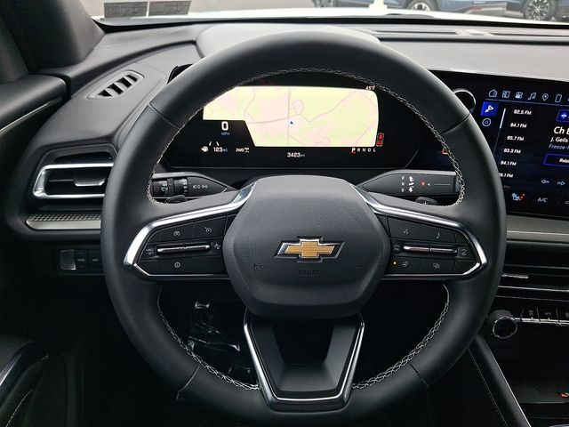 used 2025 Chevrolet Traverse car, priced at $40,550