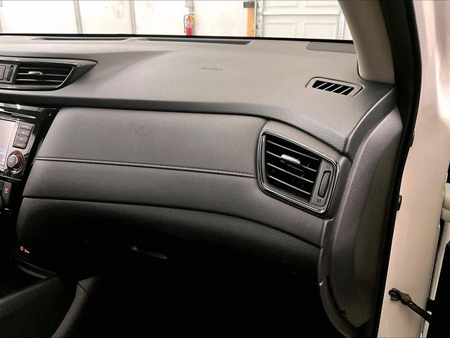 2018 Nissan Rogue SV White at Phil Fitts Ford