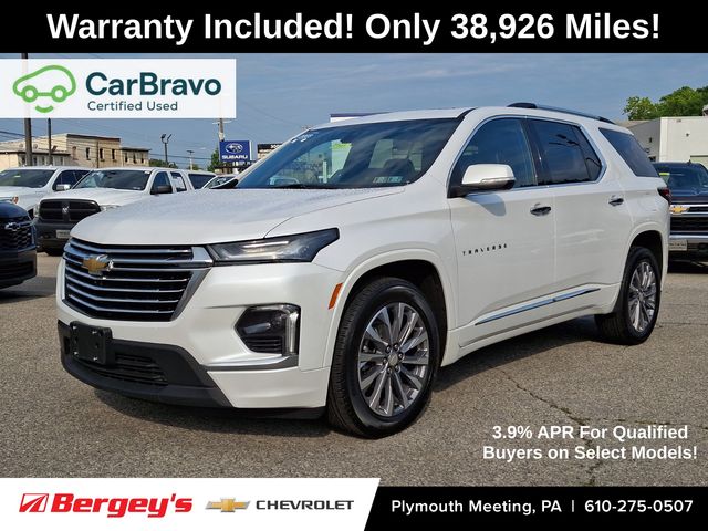 White (Iridescent Pearl Tricoat) 2023 Chevrolet Traverse SUV / Crossover Four-Wheel Drive 9-Speed Automatic