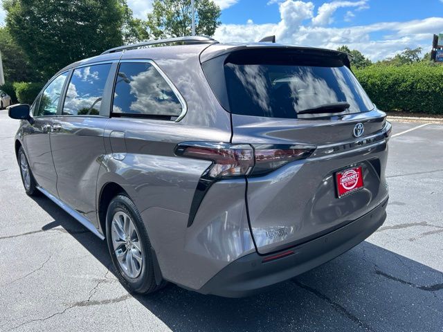 Used 2024 Toyota Sienna Van