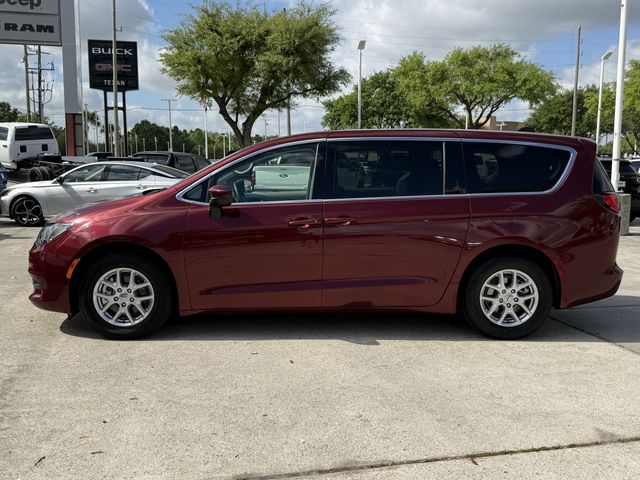 2023 Chrysler Voyager LX - 6