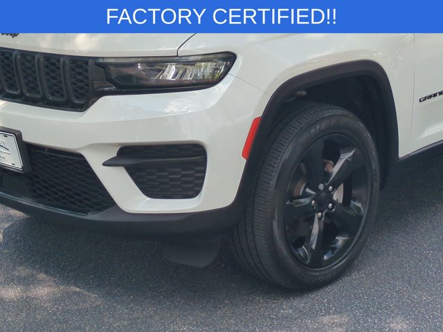 Used 2023 White Jeep Altitude X image 9