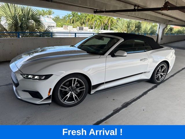 Oxford White 2024 Ford Mustang Convertible Rear-Wheel Drive Automatic