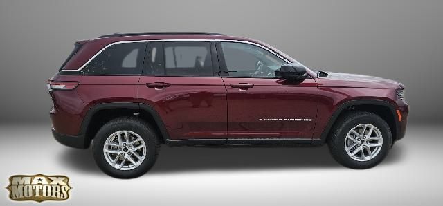 2024 Jeep Grand Cherokee Laredo 15