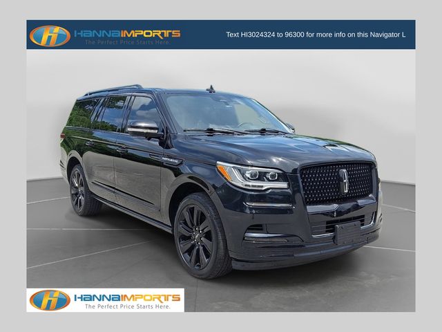 Infinite Black Metallic Clearcoat 2022 Lincoln Navigator SUV / Crossover Four-Wheel Drive Automatic