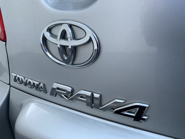 2010 Toyota RAV4 Limited photo