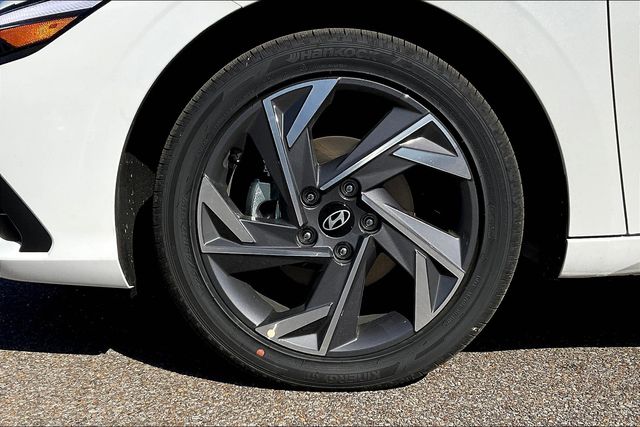 2025 Hyundai Elantra Hybrid SEL Sport photo