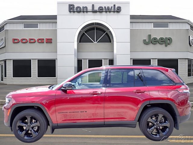 Velvet Red Pearlcoat 2023 Jeep Grand Cherokee SUV / Crossover Four-Wheel Drive 8-Speed Automatic