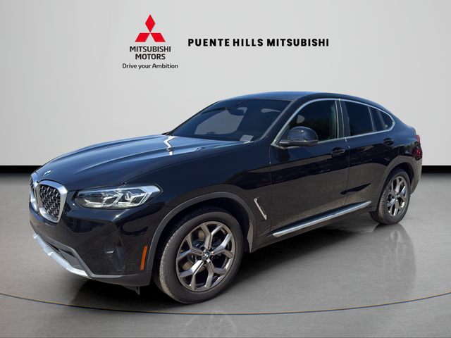 2022 BMW X4 xDrive30i's photo