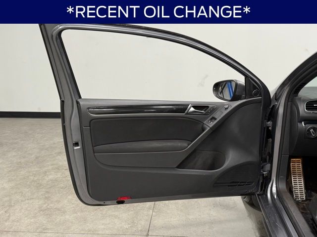 2010 Volkswagen GTI photo