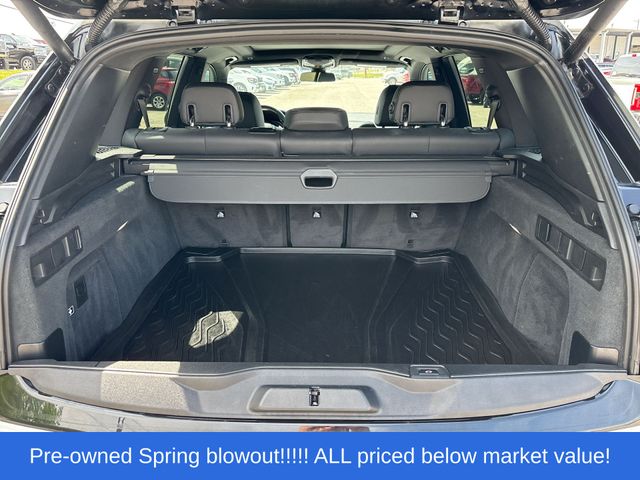 Used 2020 Black BMW xDrive40i image 16