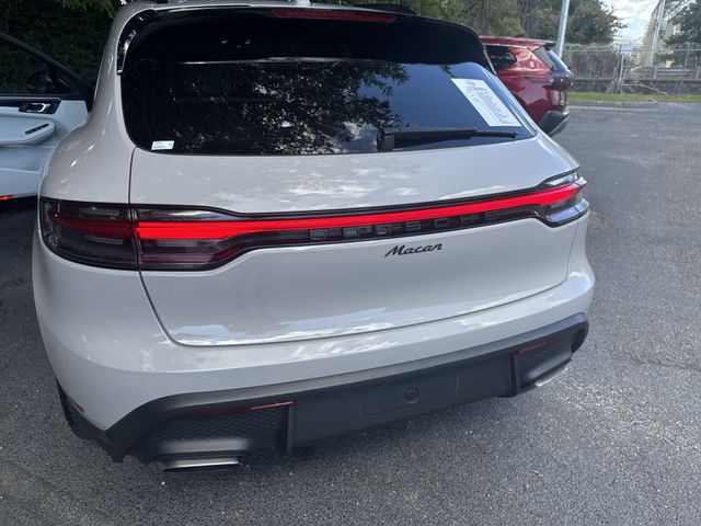 Used 2025  Porsche Base image 36