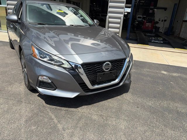2022 Nissan Altima 2.5 SV Gray at Carlisle Cadillac Buick GMC