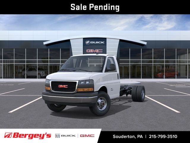 Summit White 2026 GMC Savana Chassis 4500 159 Cutaway RWD Van Rear-Wheel Drive 8-Speed Automatic